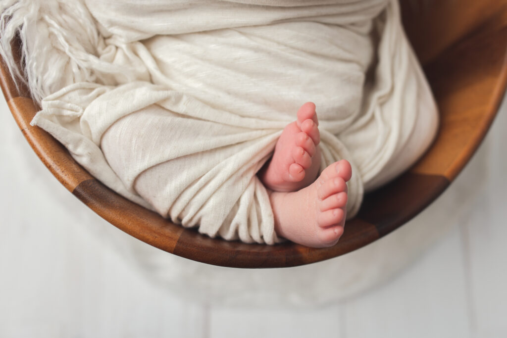 Newborn baby fee at Pittsburgh newborn photographer studio | Kelly Adrienne Photography